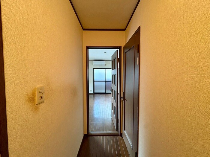 物件内観写真20　(廊下)