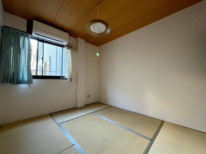 物件内観写真8　(居室)