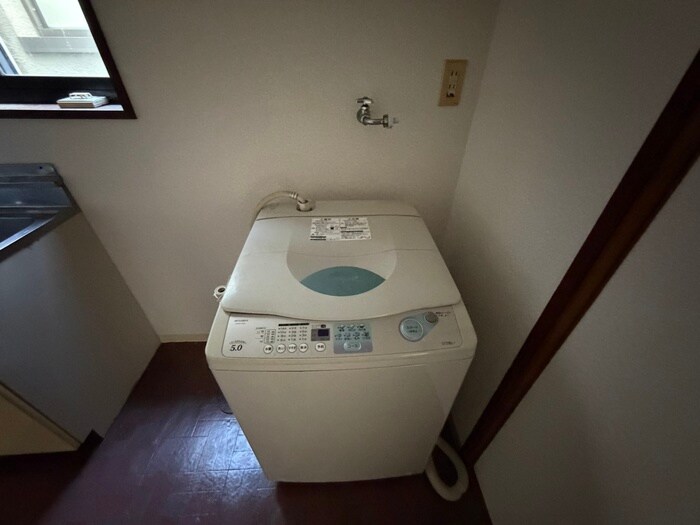 物件内観写真21　(洗濯機置場)