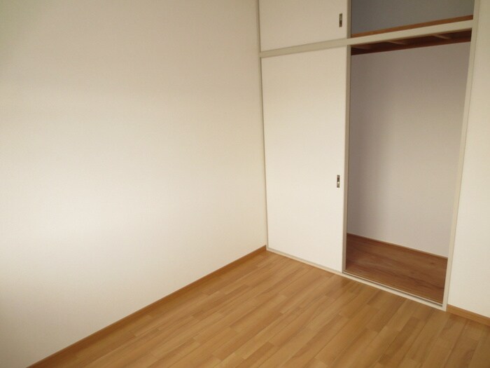 物件内観写真11　(収納)