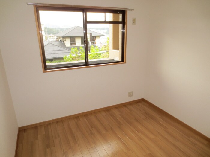 物件内観写真12　(室内からの展望)