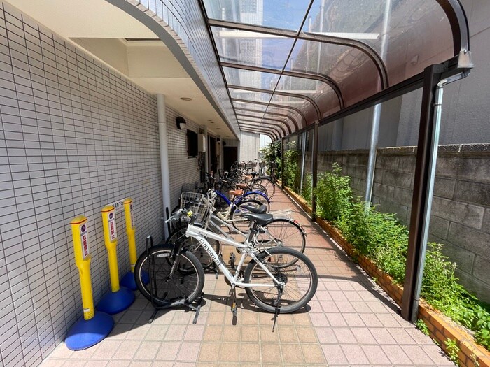 物件外観写真4　(駐輪場)