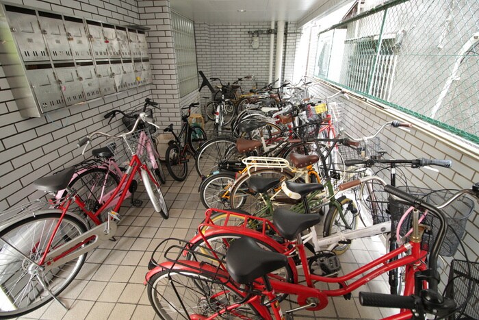 物件外観写真5　(駐輪場)