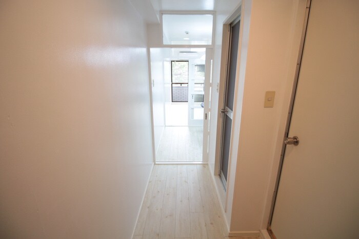 物件内観写真17　(廊下)