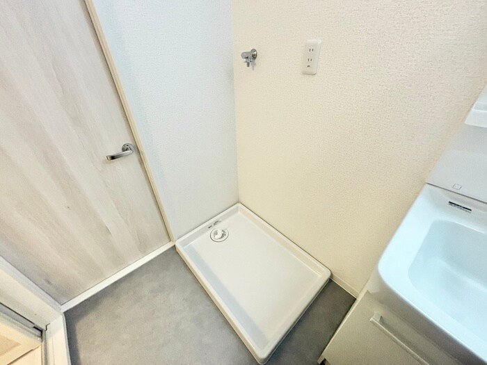 物件内観写真18　(洗濯機置場)