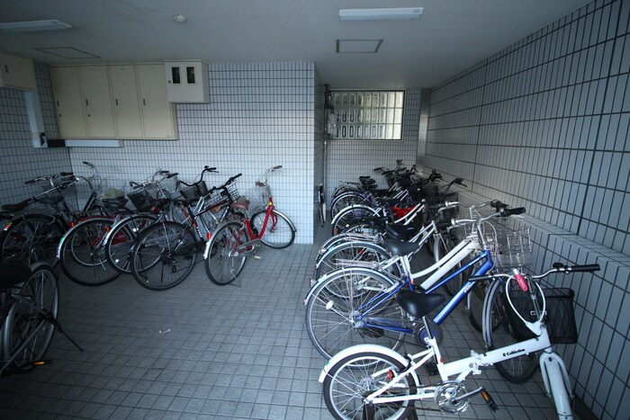 物件外観写真3　(駐輪場)