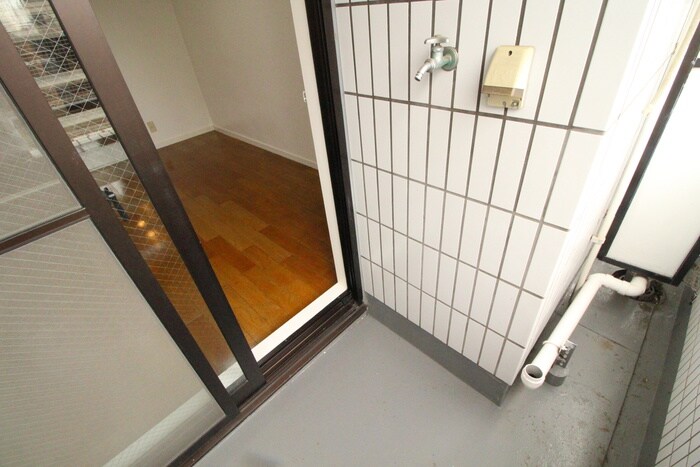 物件内観写真11　(洗濯機置場)