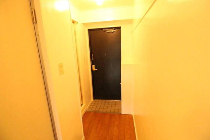 物件内観写真17　(玄関)