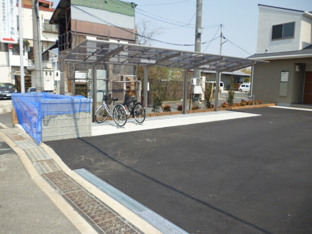 物件外観写真3　(駐輪場)