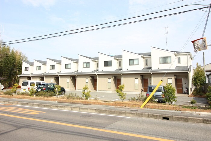 物件外観写真6　(外観写真)