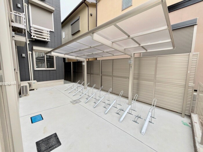 物件外観写真3　(駐輪場)