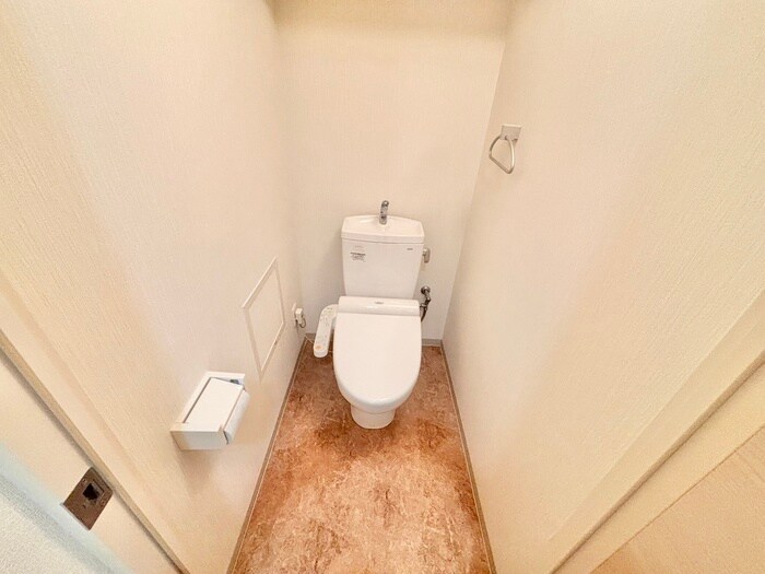 物件内観写真8　(トイレ)