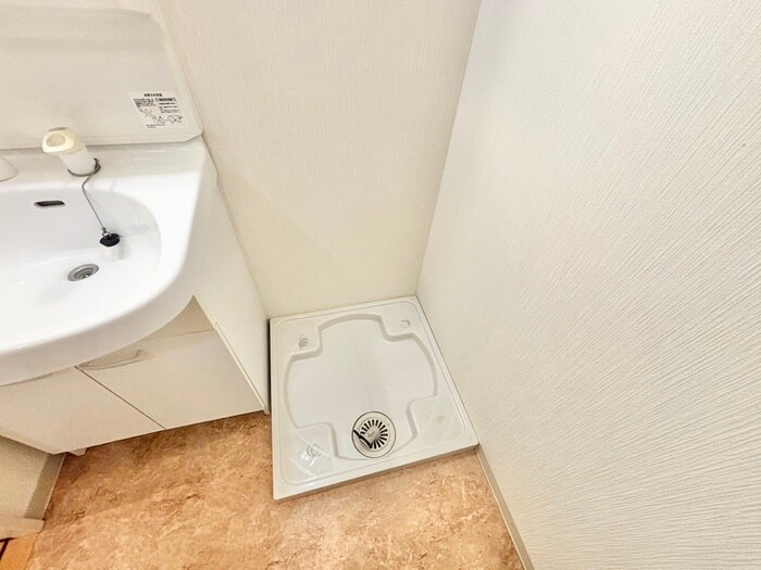 物件内観写真16　(洗濯機置場)