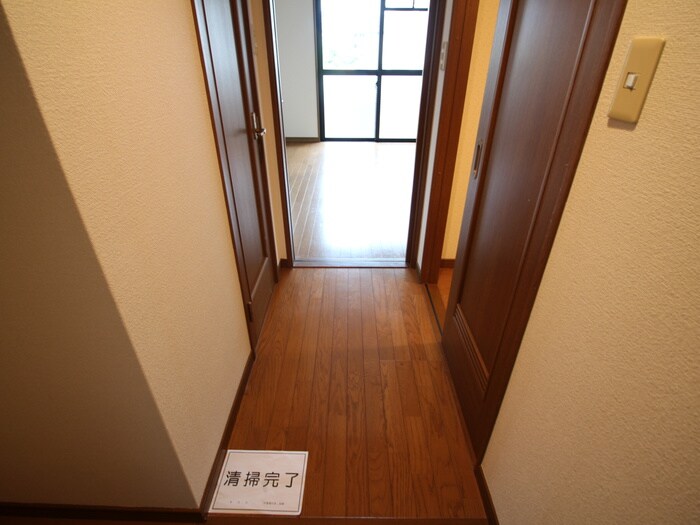 物件内観写真15　(廊下)