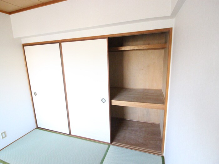 物件内観写真13　(収納)