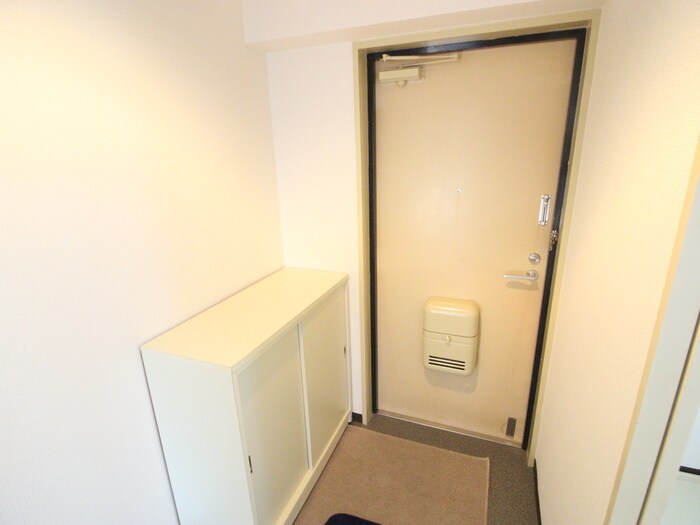 物件内観写真14　(玄関)