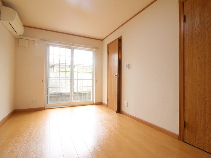 物件内観写真9　(居室)