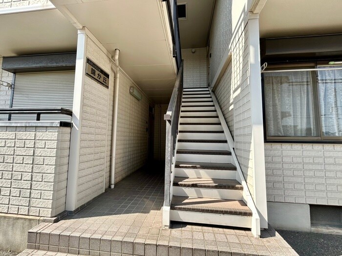 物件外観写真4　(エントランス部分)