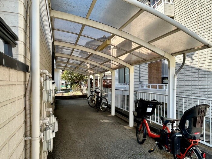 物件外観写真6　(駐輪場)