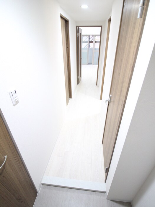 物件内観写真14　(玄関)