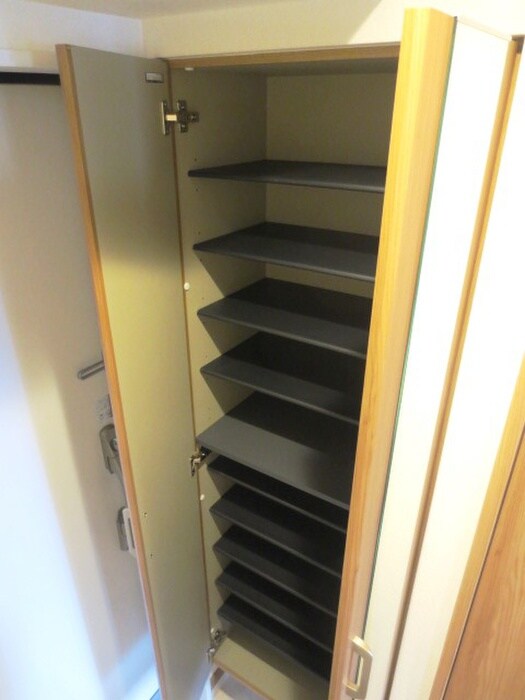 物件内観写真8　(靴箱)