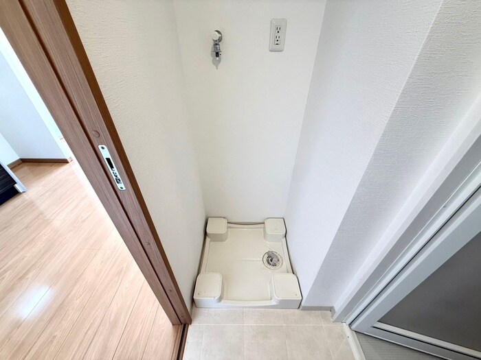 物件内観写真12　(洗濯機置場)