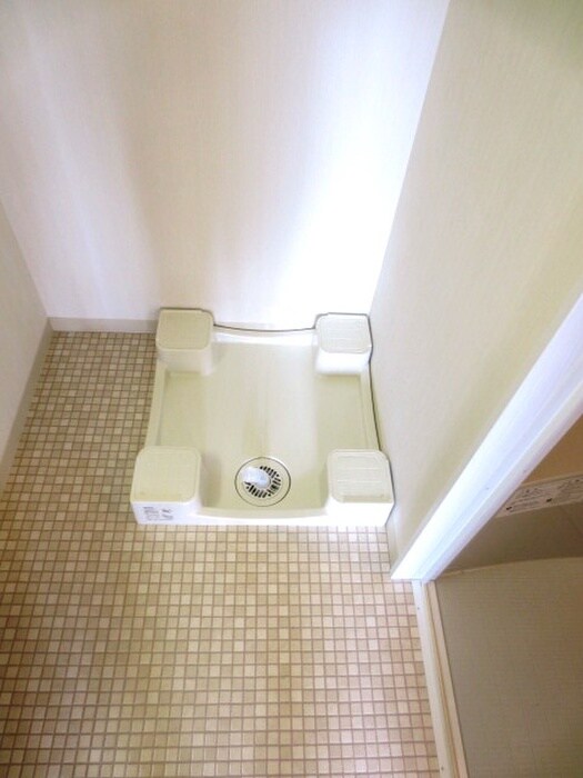 物件内観写真14　(洗濯機置場)