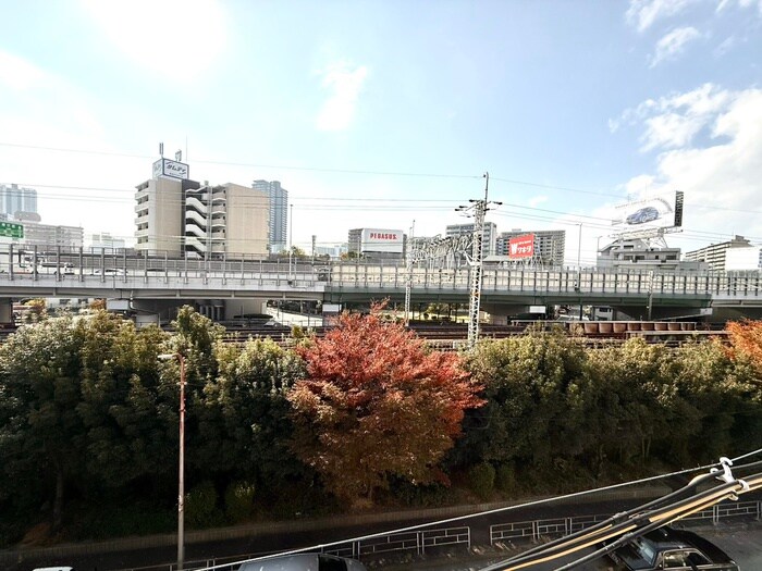 物件内観写真16　(室内からの展望)