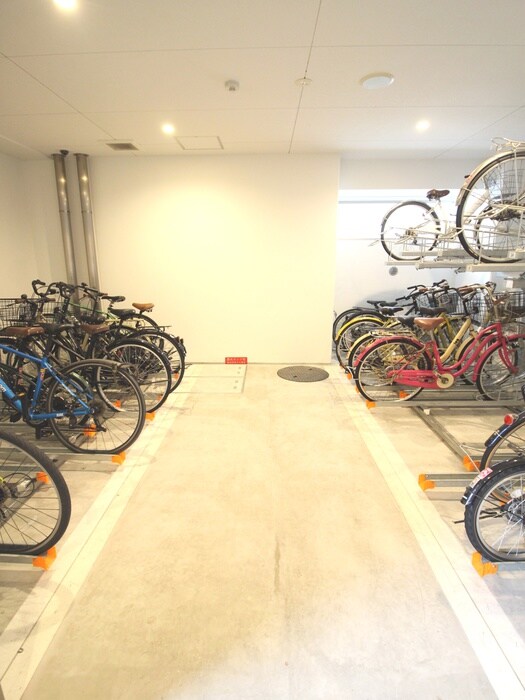 物件外観写真6　(駐輪場)