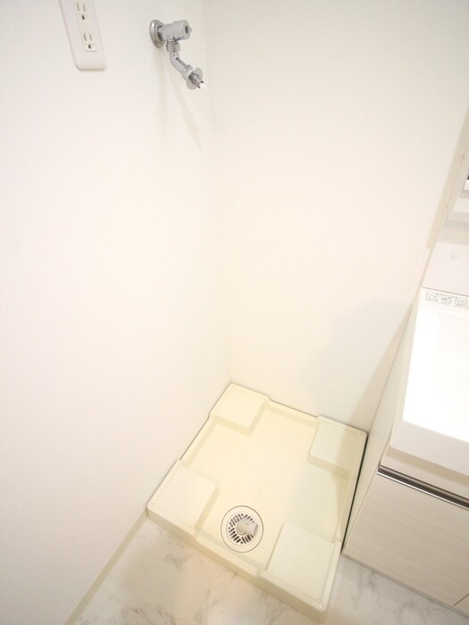 物件内観写真11　(洗濯機置場)