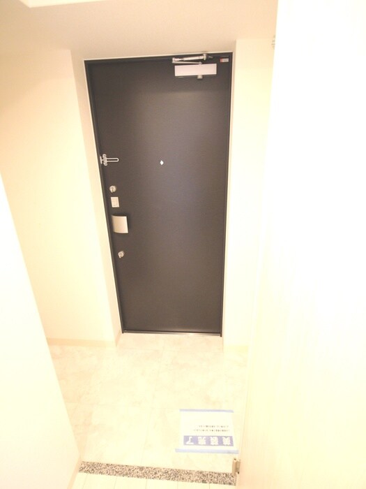 物件内観写真15　(玄関)