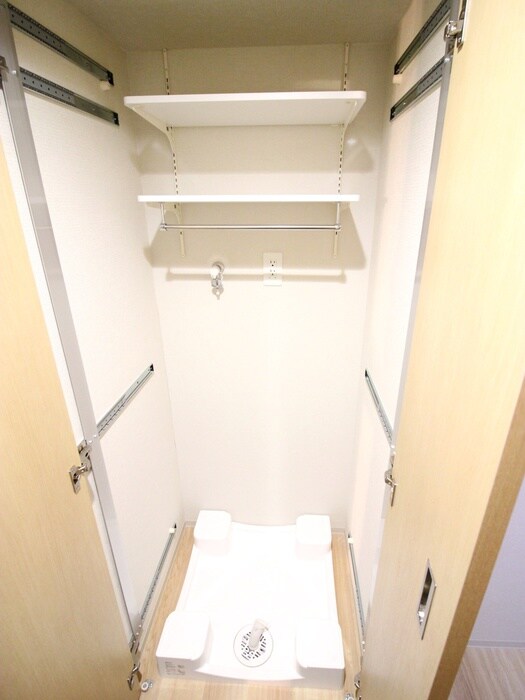 物件内観写真14　(洗濯機置場)