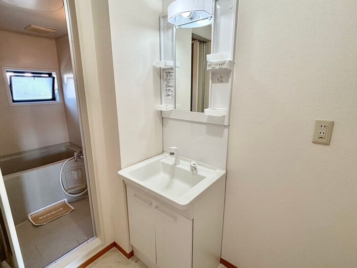 物件内観写真9　(洗面)