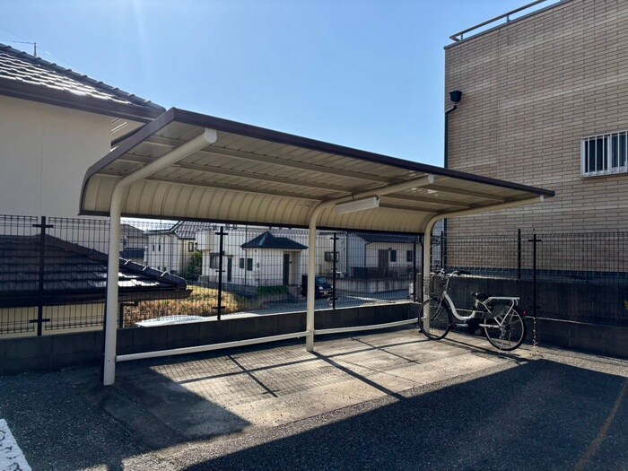 物件外観写真5　(駐輪場)