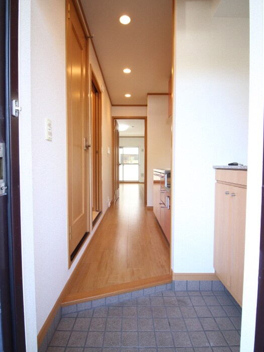 物件内観写真16　(玄関)