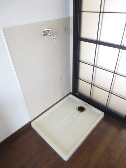 物件内観写真12　(洗濯機置場)