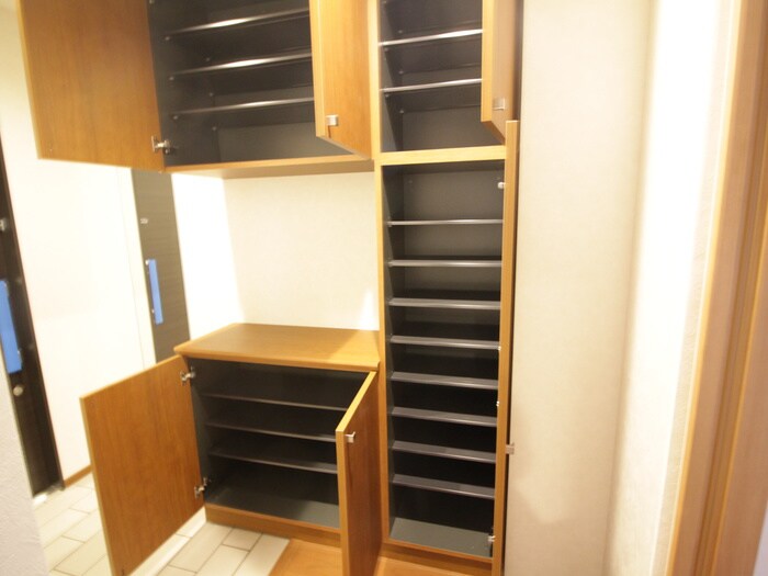 物件内観写真14　(靴箱)