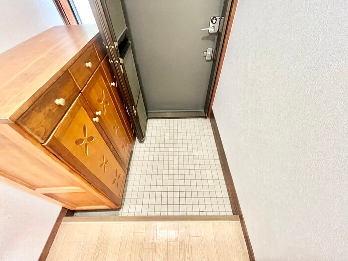 物件内観写真17　(玄関)