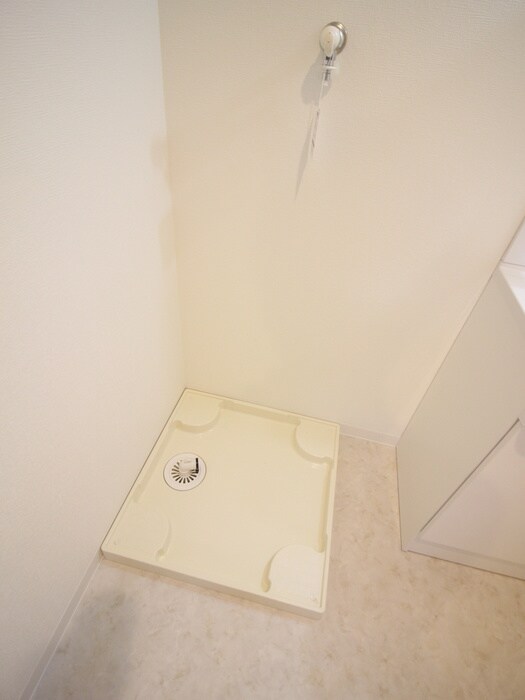 物件内観写真11　(洗濯機置場)