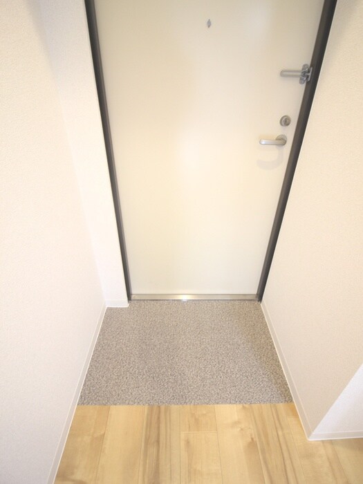 物件内観写真16　(玄関)