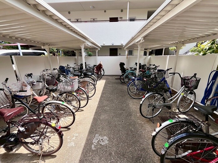 物件外観写真3　(駐輪場)