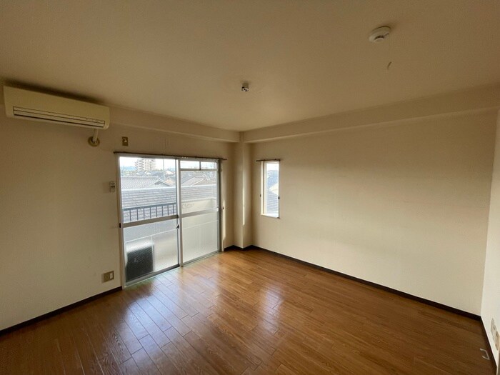 物件内観写真8　(居室)