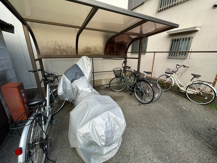 物件外観写真3　(駐輪場)