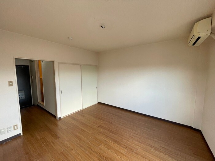 物件内観写真10　(居室)