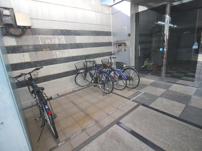 物件外観写真5　(駐輪場)