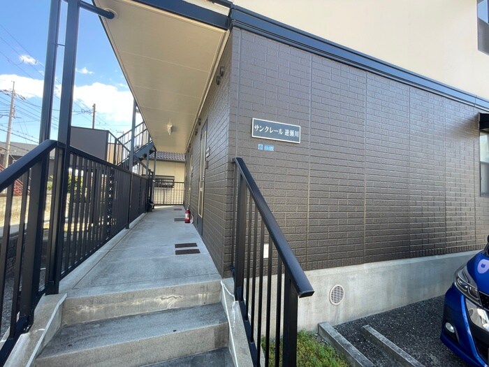 物件外観写真3　(エントランス部分)