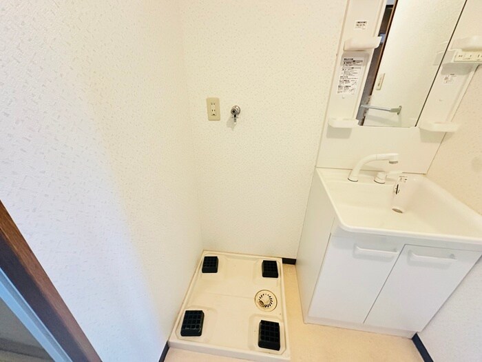 物件内観写真13　(洗濯機置場)