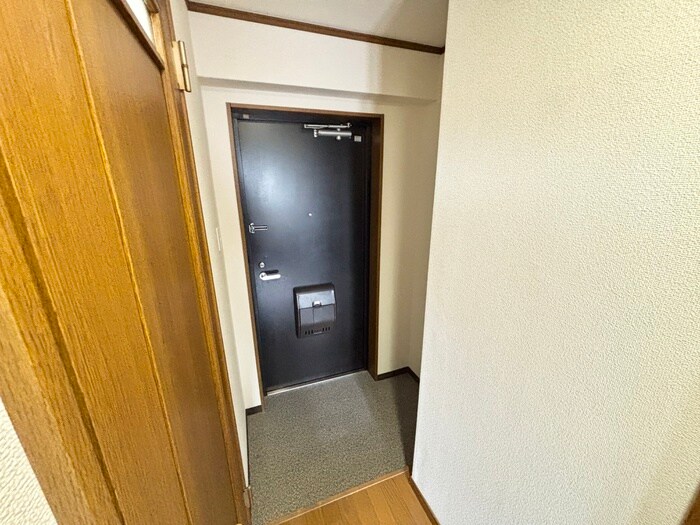 物件内観写真19　(玄関)