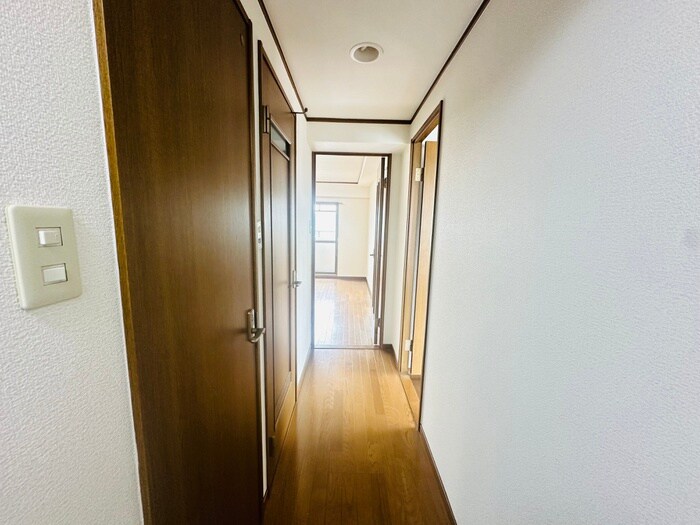 物件内観写真20　(廊下)
