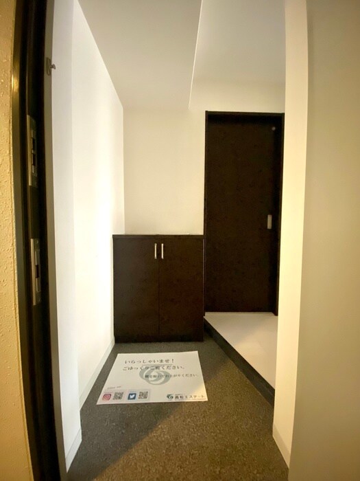 物件内観写真7　(玄関)